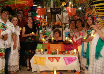 Preservan tradiciones del Hanal Pixán en Isla Mujeres