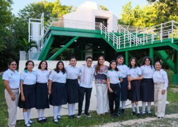 Mara Lezama impulsa la investigación científica en niñas y niños para construir la paz en Quintana Roo