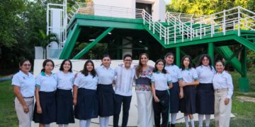 Mara Lezama impulsa la investigación científica en niñas y niños para construir la paz en Quintana Roo