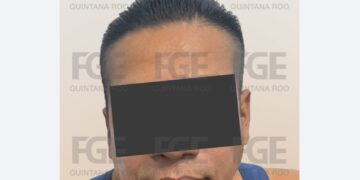 Capturan a dos policías municipales de Cancún por presuntos abusos sexuales y encubrimiento