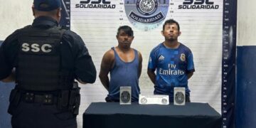 Detienen a dos hombres por agresiones a policías en Villas del Sol