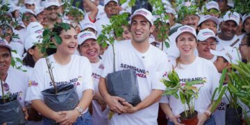 Senador continúa con su compromiso ambiental, plantando 600 árboles en Quintana Roo