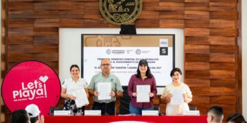 Estefanía Mercado firma convenio para fortalecer el servicio de taxis en Solidaridad  