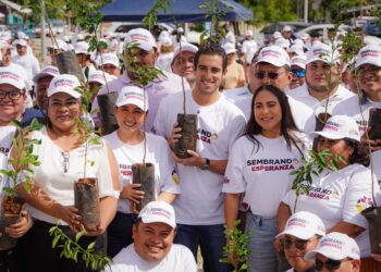 Gino Segura impulsa acciones sociales y ambientales en la zona maya