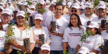 Gino Segura impulsa acciones sociales y ambientales en la zona maya