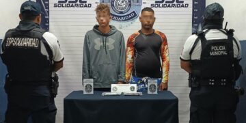 Detienen a dos cubanos en Playa del Carmen por desobediencia y resistencia a la autoridad