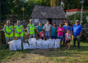 Llevan apoyo a comunidades inundadas en Felipe Carrillo Puerto