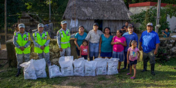 Llevan apoyo a comunidades inundadas en Felipe Carrillo Puerto