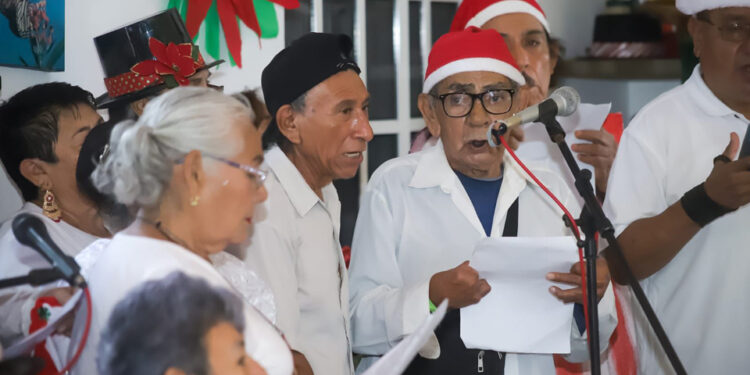 Organizan Comuna y el DIF Cozumel posada a abuelitos