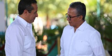 Carlos Joaquín, actual embajador de México en Canadá, trajo a Quintana Roo a Óscar Montes de Oca.