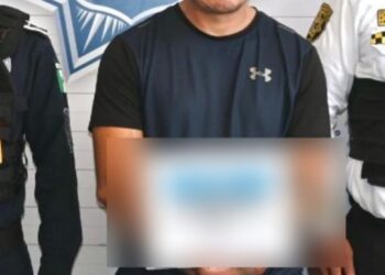 Rechazó una multa de tránsito, lo revisaron y llevaba marihuana