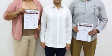 Entregan constancia de mayoría de votos a delegada electa en Bonfil
