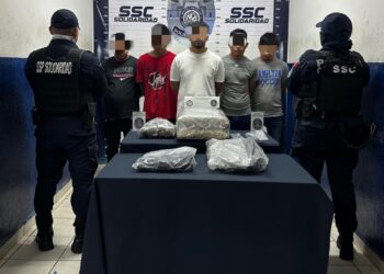 Detienen a cinco personas con presuntas drogas en Playa del Carmen