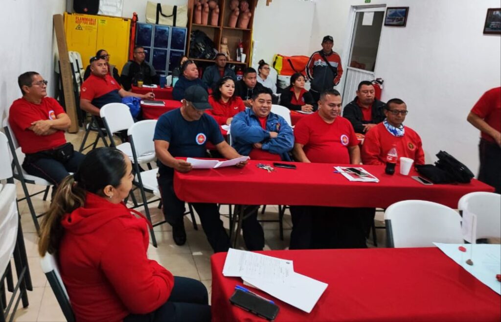 Bomberos de Cancún reciben capacitación en Sistema Comando de Incidentes