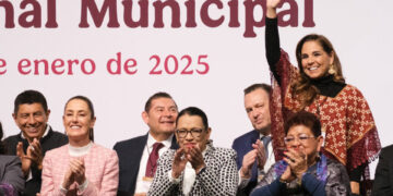 Acompaña Mara a la Presidenta en encuentro nacional de alcaldes
