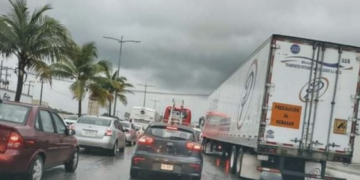 Piden autoridades municipales conducir con precaución durante las lluvias