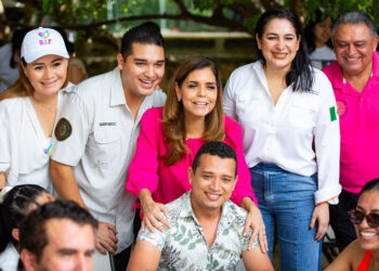 Festejan al personal que labora en el DIF de Solidaridad