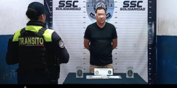Detenido conducía un auto con reporte de robo