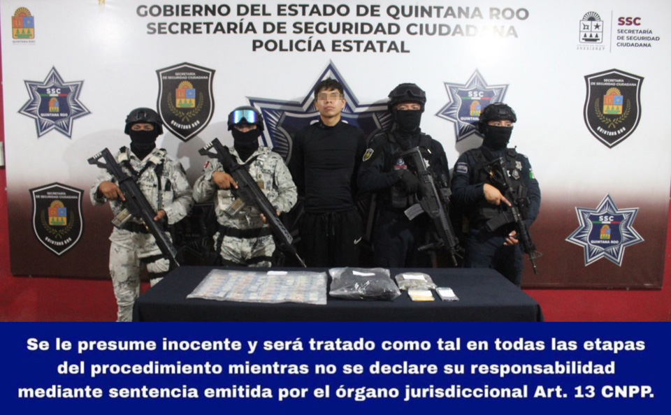 Agentes de la SSC detienen a un narcomenudista y otro logra huir