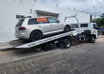 Aseguran vehículo relacionado con fraude en Playa del Carmen