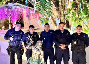 Policías de Cancún recuperan escultura robada en restaurante de la avenida Nader