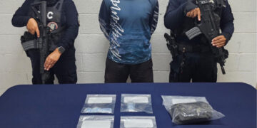 Detienen en Cozumel a presunto narcomenudista en plena vía pública