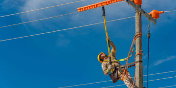 CFE reconoce a primera maniobrista de la División Peninsular en la Zona Chetumal