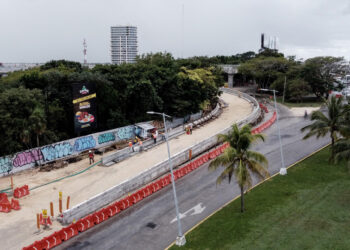 Se mantienen cierres de calles por obras del Puente Nichupté