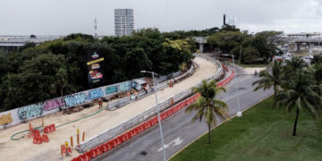 Se mantienen cierres de calles por obras del Puente Nichupté