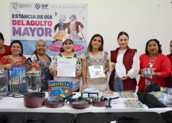 Recibe equipo DIF Carrillo Puerto para la Estancia del Adulto Mayor