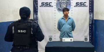 Individuo detenido, acusado de golpear a su pareja