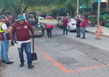 Personal de Tránsito apoya la ejecución de obras en Cancún