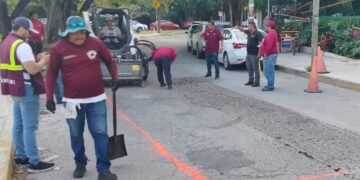 Personal de Tránsito apoya la ejecución de obras en Cancún