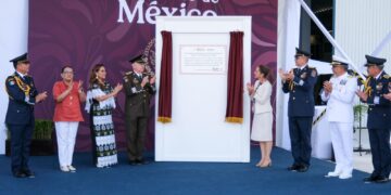 Inaugura Claudia Sheinbuam la Base Áerea Militar No. 20 en Tulum