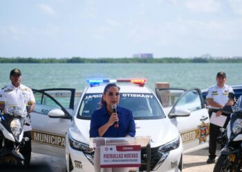 "En mi gobierno no damos alternativa a la delincuencia", afirma Mara Lezama en entrega de patrullas en Cancún