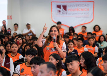 Mara Lezama entrega equipamiento a Universidad Politécnica de Cancún