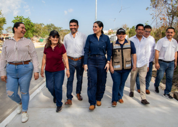 Inauguran pavimentación de la avenida Constituyentes en Playa del Carmen