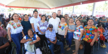 Ofrecen servicios gratuitos a familias de Kantunilkín