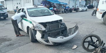 Causa accidente al invadir una avenida con preferencia 