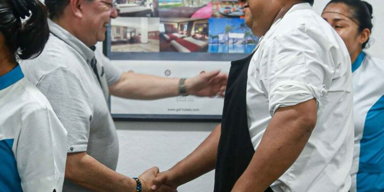 Destituye la CROC por corruptos a sus delegados en un hotel