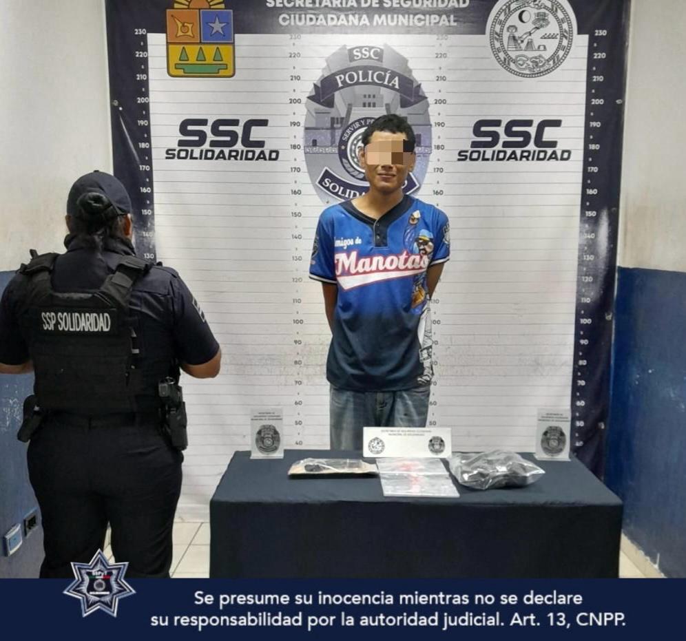Cae joven con droga y réplica de arma en Villas del Sol