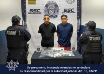 Aseguran droga y detienen a dos hombres en Playa del Carmen