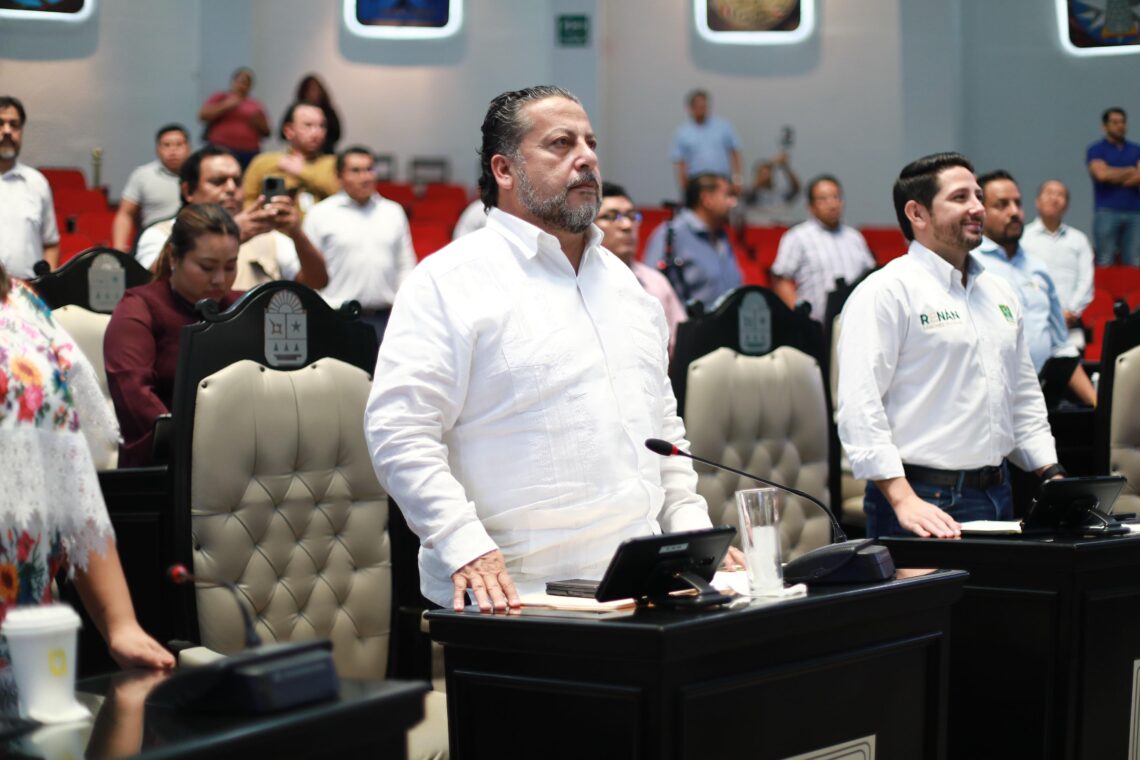 Recibe Congreso de la Justicia Social distintivo de excelencia en el servicio público