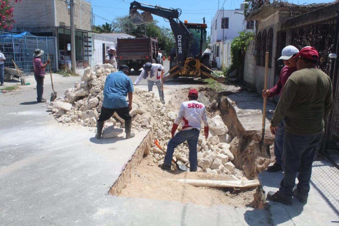 Inicia el Programa de Desfondes en Chetumal para mejorar la infraestructura vial de la Capital del Estado
