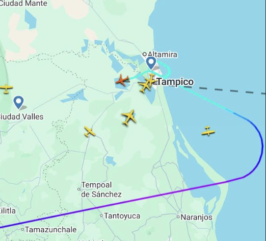 Pasajeros viven momentos de angustia en vuelo de Volaris rumbo a Cancún
