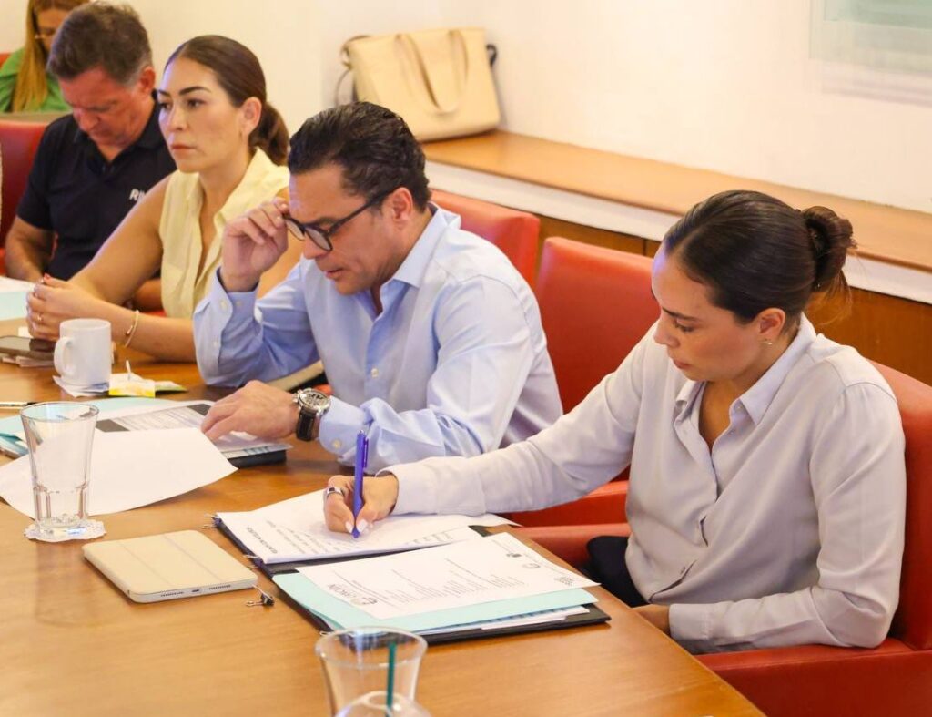 Ana Paty Peralta fortalece lazos con hoteleros para impulsar la economía de Cancún