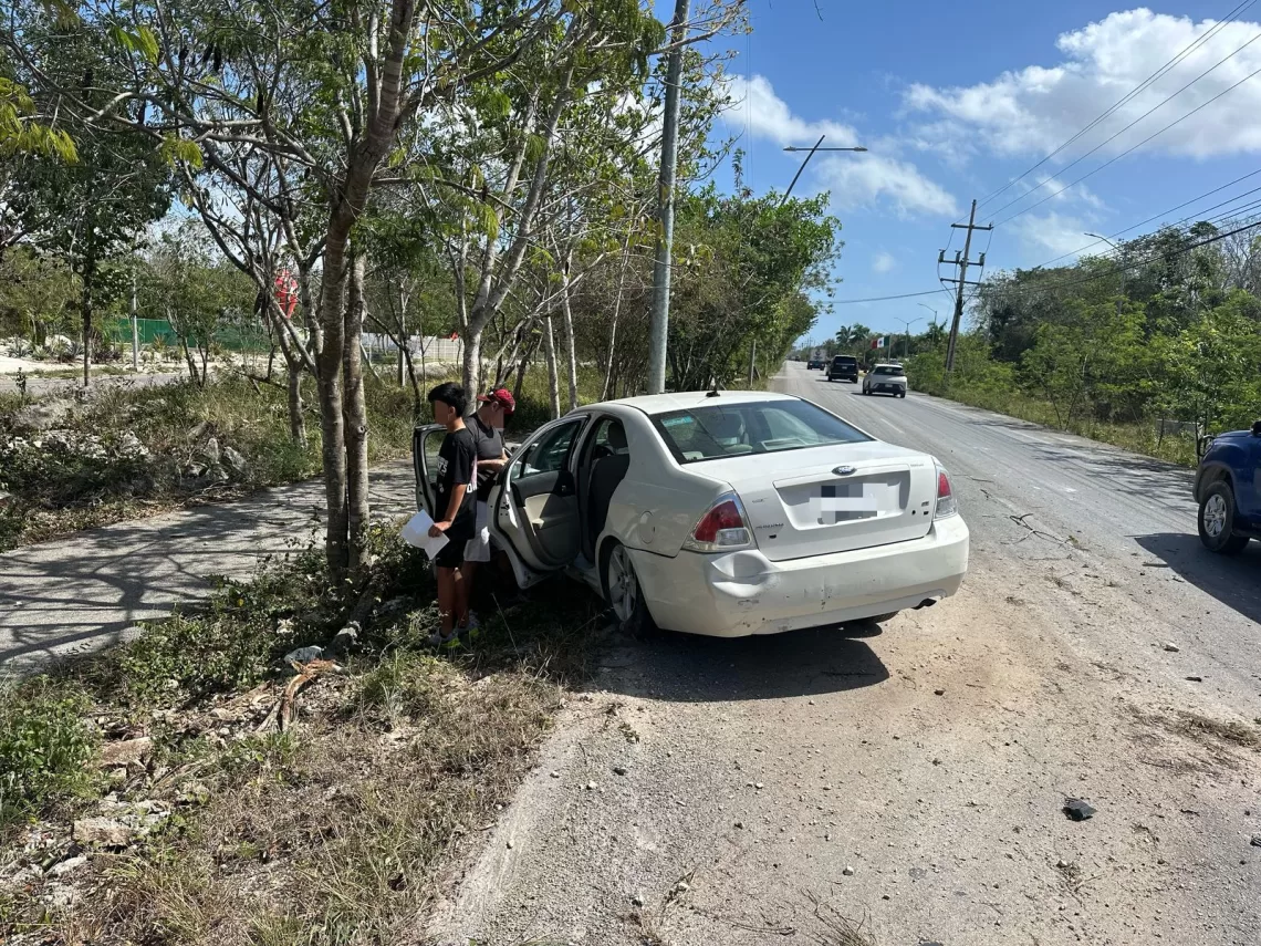 Accidente en avenida Huayacán deja lesionados y daños materiales