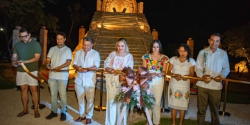 Viaje al corazón del inframundo maya: inauguran espectáculo de video mapping dentro de cenote en Homún