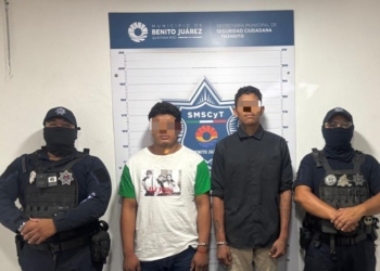 Capturan a dos hombres por robo violento en farmacia