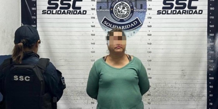 Mujer agrede a su pareja con un cuchillo
